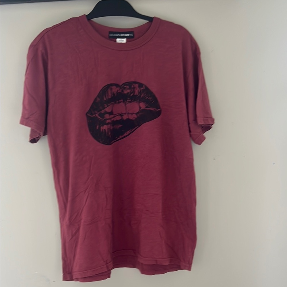 Bold Maroon Red Short Sleeve Tee with Striking Lip Design